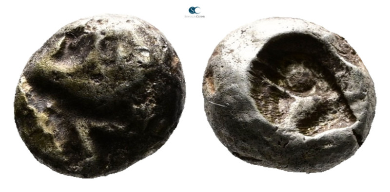 Ionia. Uncertain mint circa 600-500 BC. 
1/12 Stater EL

7 mm, 1,13 g



...