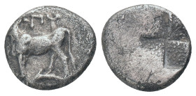 THRACE. Byzantion. (340-320 BC). Hemidrachm
Obv: ΠΥ. Bull standing left on dolphin.
Rev: Mill-sail incuse.
SNG BM Black Sea 36-41. Condition : Good...