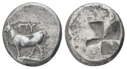 THRACE. Byzantion. (340-320 BC). Drachm
Obv: ΠΥ. Bull standing left on dolphin.
Rev: Mill-sail incuse.
SNG BM Black Sea 36-41. Condition : Good ver...