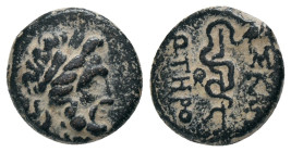 MYSIA.Pergamon. (200-113 BC). AE.
Obv : Laureate head Zeus to right.
Rev : Σ - ΚΛΗΠΙΟΥ ΣΩΤΗΡΟΣ. Legend vertically downward to right and left of serp...