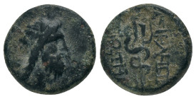 MYSIA. Pergamon. (200-113 BC). AE.
Obv : Laureate head Zeus to right.
Rev : Σ - ΚΛΗΠΙΟΥ ΣΩΤΗΡΟΣ. Legend vertically downward to right and left of ser...