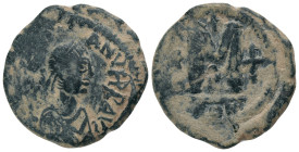 ANASTASIUS I.(491-518).Constantinople.Follis.
Obv : DN ANASTASIVS PP AVG.
Pearl diademed, draped, cuirassed bust to right.
Rev : Large M, star left...