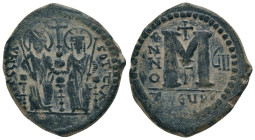 JUSTIN II and SOPHIA.(565-578).Antioch.Follis.
Obv : DN IVSTINVS PP AVG.
Justin and Sophia enthroned facing, holding between them globus cruciger.
...