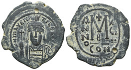 MAURICE TIBERIUS.(582-602).Constantinople.Follis.
Obv : D N MAVRIC TIЬЄR P P AV.
Crowned facing bust, wearing consular robes and holding mappa and e...