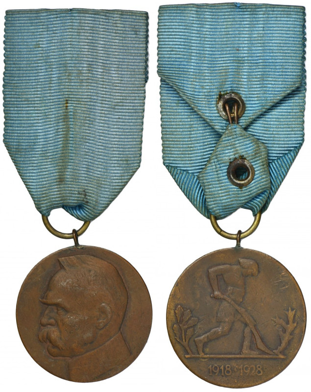 Medal of the 10th Anniversary of Regaining Independence Medal of the 10th Annive...