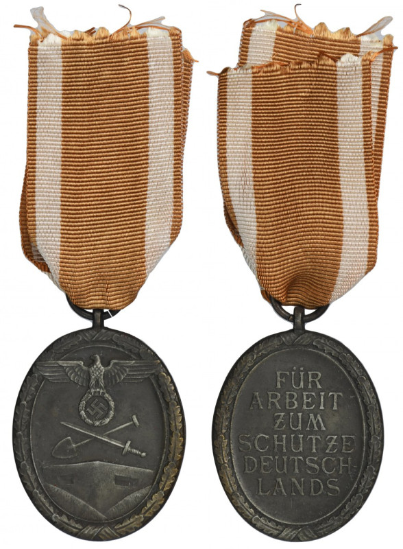 Third Reich, Medal for the Construction of Ramparts The badge was awarded to peo...