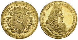 LÜBECK  5 Dukaten 1715, von J. H. Feld, auf den Bürgermeister Peter Hinrich Tesdorpf. Brustbild des Bürgermeisters r. mit Allongeperücke//Gekröntes Wa...