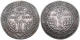 BÖHMEN Pesttaler 1528. Auf die Pest. Taler Stempel von U. Gebhart. Die eherne Schlange am Kreuz, zu den Seiten je sechs kniende Personen, am Boden vie...