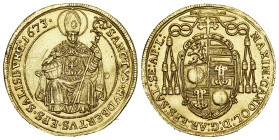 SALZBURG. ERZBISCHOF MAX GANDOLPH VON KÜENBURG, 1668-1687. Goldprägungen des Erzbischofs Max Gandolph von Küenburg. 3 Dukaten 1673. Geschenkstück. 10,...