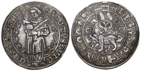 Bern Guldiner 1501. Nach links schreitender Bär, darüber Doppeladler, umgeben von doppeltem Wappenkreis. Rv. In einem mit Lilien verzierten Bogenkreis...