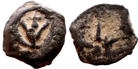 Alexander Jannaeus (104 – 76 BC) Prutarh. Obverse: Paleo-Hebrew (Yehonatan the King) between the rays of star with eight rays within diadem Reverse: B...