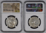 古代ギリシア 紀元前134-133年 フクロウ テトラドラクマ銀貨 ニュースタイル NGC AU 5/5 3/5 (4244133-005) 最も有名なアテネのフクロウ・テトラドラクマ銀貨から数百年後に製造されたテトラドラクマ銀貨です。フクロウがより写実的に描かれるようになりますが、アテネを表す文字...