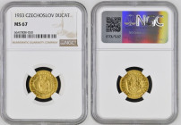 1933年 チェコスロバキア ダカット金貨 NGC MS67 (6647808-050) KM# 8, Fr# 2, Gold 98.6%, 3.49g, 19.7mm, 表面には旗を持ったヴァーツラフ1世が、裏面にはチェコの紋章である2本の尾を持ったライオンが描かれています。NGC社よりMS67の...