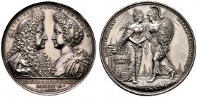 Großbritannien. William III. und Mary 1688-1694. Silbermedaille 1689 von J. Smeltzing (unsigniert), auf die Krönung. Beide Büsten einander gegenüber, ...