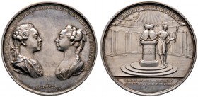 Russland. Katharina II. 1762-1796. Silbermedaille 1773 von I.G. Jaeger und J.B. Gass, auf die erste Hochzeit des Großfürsten Paul Petro­witsch. Die Br...
