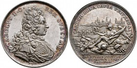 Schweden. Karl XII. 1697-1718. Silbermedaille 1700 von P.H. Müller, auf den schwedischen Sieg über die Russen bei Narva am 20. November. Geharnischtes...