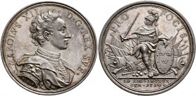 Schweden. Karl XII. 1697-1718. Silbermedaille 1710 von P.H. Müller, auf den schwedischen Sieg über die Dänen bei Helsingborg. Stempelgleich wie vorher...