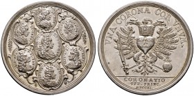 Haus Habsburg. Karl VI. 1711-1740. Silbermedaille 1711 unsigniert (von P.H. Müller oder G.W. Vestner), auf seine Kaiserkrönung. In einem Medaillon das...