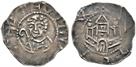Regensburg, Bistum. Gebhard IV. 1089-1105. Dünnpfennig. Barhäuptiges Brustbild fast von vorn, die rechte Hand umfasst einen nach außen gerichteten Kru...