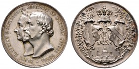 Sachsen-Coburg-Gotha. Ernst II. 1844-1893. Versilberte Bronzemedaille 1892 von A. Schwerdt, auf die Goldene Hochzeit mit Alexandrine von Baden. Die Kö...