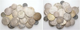 24 Stücke: Zumeist mittelgroße Silbermünzen von Bayern (15 Kreuzer 1697); Brandenburg-Ansbach (20 Kreuzer 1765); Brandenburg-Bayreuth (20 Kreuzer 1762...