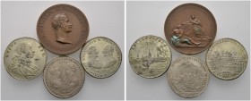 4 Stücke: BRANDENBURG-ANSBACH, Guldenförmiger Jeton aus achtlötigem Silber o.J. mit Brust­bild Alexanders (34 mm, 14,55 g); HABSBURG/ÖSTERREICH, versi...
