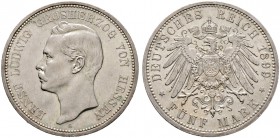 Silbermünzen des Kaiserreiches. HESSEN. Ernst Ludwig 1892-1918. 5 Mark 1899 A. J. 73.
selten in dieser Erhaltung, minimale Kratzer, vorzüglich/vorzügl...