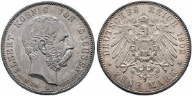 Silbermünzen des Kaiserreiches. SACHSEN. 5 Mark 1902 E. Auf seinen Tod. J. 128.
feine Patina, vorzüglich-Stempelglanz