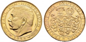 Weimarer Republik. Goldmedaille 1928 von J. Bernhart, auf den Reichspräsidenten Paul von Hindenburg. Wie vorher, jedoch Variante in Gelbgold. Schl. 54...