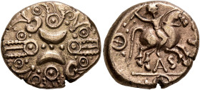 BRITAIN. Trinovantes & Catuvellauni. Tasciovanus, circa 25-10 BC. Stater (Gold, 17 mm, 5.21 g). Crossed vertical and curved wreaths with two opposed c...
