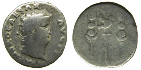Nerón (54-68 dC). Denario. a/ IMP NERO CAESAR AVG P P. r/ Águila legionaria entre dos estandartes. (Spink 1947). Raro reverso. 2,95 gr.

BC+/BC