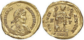 Valentiniano III (425-455) Solido (Ravenna) Busto diademato a d. - R/ L'imperatore stante a d. - RIC 2018 AU (g 4,32) Esemplare di stile assolutamente...