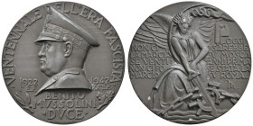 MEDAGLIE FASCISTE Benito Mussolini Duce 1922-1942 Ventennale dell'Era Fascista, Busto in uniforme da Maresciallo dell'Impero a s. - R/ La Vittoria di ...