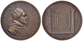 Innocenzo X (1644-1655) Medaglia A. IV (1648) Per ricordare le opere interne e le decorazioni eseguite nella basilica di San Pietro in Roma Opus: Gasp...
