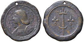 FRANCIA. Medaglia rinascimentale di stile italiano fine XV-primi XVI PAR LE ROI DUC (legenda non totalemente decifrabile) Bustro fra gigli al R:/ spad...