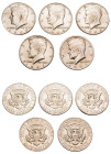 USA, Federal Republic, 1776-. Lot of 5 coins comprising 1/2 Dollar (2), 1964, Philadelphia mint, 12.50g and 12.59g (KM202); 1/2 Dollar (1), 1964 D, De...