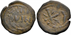 THE COUNTY OF EDESSA. BALDWIN II., Second Reign, 1108-1118. Follis. BAΛΔ/OVINO/KOMH in three lines. Rv. Cross. 7.52 g. Metc. 107-108, Schlumb. I, 3, M...