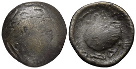 Ostkelten. Subkarpaten. Typ 'Schnabelpferd'.

 Tetradrachme (Silber).
Vs: Stilisierter Kopf des Zeus mit Lorbeerkranz rechts.
Rs: Stilisiertes Pfe...
