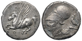 Korinthia. Korinth.

 Stater (Silber). Ca. 375 - 300 v. Chr.
Vs: Pegasos nach links fliegend, darunter Koppa.
Rs: Kopf der Athena mit korinthische...