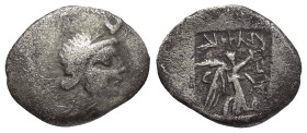Karien. Stratonikeia.

 Hemidrachme (Silber). 1. Jhdt. v. Chr.
Vs: Kopf der Hekate mit Mondsichel rechts.
Rs: Nike mit Kranz nach rechts stehend; ...