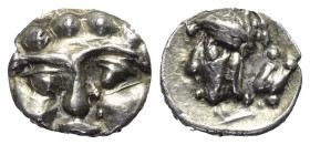 Pisidien. Selge.

 Obol (Silber). Ca. 350 - 300 v. Chr.
Vs: Gorgoneion en face.
Rs: Kopf der Athena mit attischem Helm links; im Feld rechts Astra...