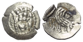 Lykaonien. Laranda.

 Obol (Silber). Ca. 324 / 323 v. Chr.
Vs: Baaltars mit Getreideähre, Weintraube und Szepter nach links thronend.
Rs: Wolfspro...