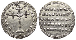 Constantinus VII. Porphyrogenitus und Romanus I. Lecapenus (920 - 944 n. Chr.).

 Miliaresion (Silber). 945 - 959 n. Chr. Constantinopolis.
Vs: Kre...