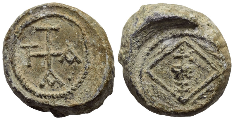 Byzantinische Siegel.

 Bleisiegel. 8. - 9. Jhdt. n. Chr.
Vs: Invokativ-Monog...