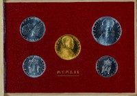 Vaticano 
Serie 1952 oro compreso - Millesimo raro - In cartoncino originale 300,00