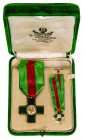 Italy
Vittorio Emanuele III (1900-1946) - Ordine al merito del lavoro - Insegne della Croce al merito costituite da due esemplari di dimensioni diffe...
