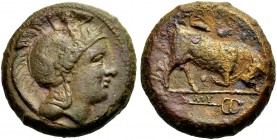 LUKANIEN. THURIOI. Grossbronze, 2. Hälfte des 4. Jh. Kopf der Athena n.l. im Helm mit Helmbusch, darauf Skylla. Rv. (ΘΟΥΡΙΩΝ) Stier n. r. stoßend auf ...