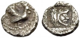 THRAKIEN. DIKAIA. Obol, c. 500-450 v. Chr. Hahn n. r. im Perlenkreis. Rv. Herakleskopf in Löwenhaube n. r. im Quadratum incusum. 0,83 g. Schönert-Geis...