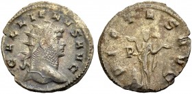 KAISERZEIT. Gallienus, 253-268. Antoninian, um 265 Mailand. Büste mit Strkr. n. r. Rv. PIETAS AVG Pietas n.l. stehend, beide Hände erhoben; l. Altar, ...