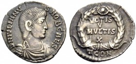 KAISERZEIT. Julianus II., 360-363. Siliqua, 355-360 Als Caesar. Arelate (Arles). Drap., gep., barhäupige Büste n. r. Rv. VOTIS/ V/ MVLTIS/ X im Kranz....